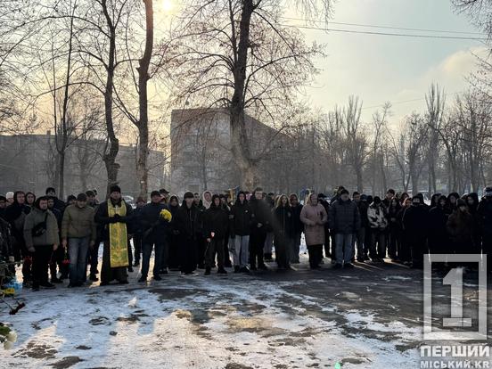 Нагадування про ціну щоденної боротьби України за незалежність: у КГ №108 відкрили пам’ятні меморіали Максиму Терещенку та Денису Тимченку5