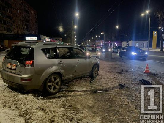 Один невдалий поворот – три розбиті автівки: на просп. Миру зіткнулися маршрутка, Citroën і Mitsubishi1