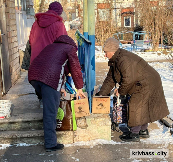Підтримка для переселенців Херсонщини не зупиняється: у центрі «Вільні разом» у Кривому Розі надали допомогу сотням родин3