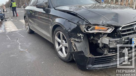 Потрощені морди: у Кривому Розі зіштовхнулися дві Audi2