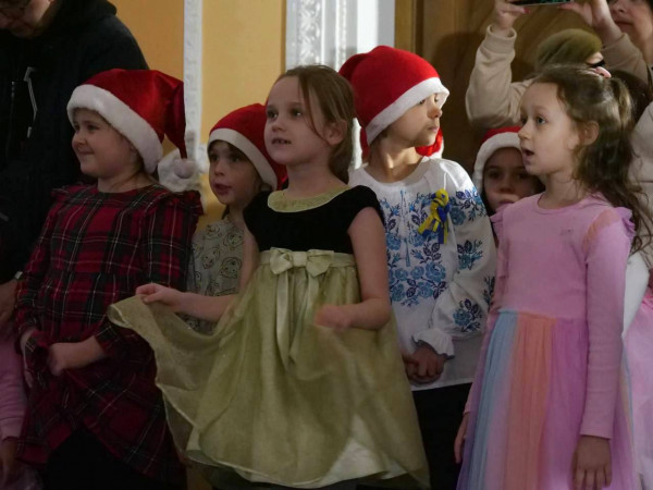 У Кривому Розі понад 33 тисячі дітей відвідали різдвяні та новорічні заходи12