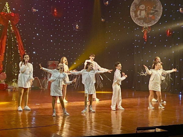 У Кривому Розі понад 400 дітей з особливими потребами переглянули виставу «Магія Різдва»2