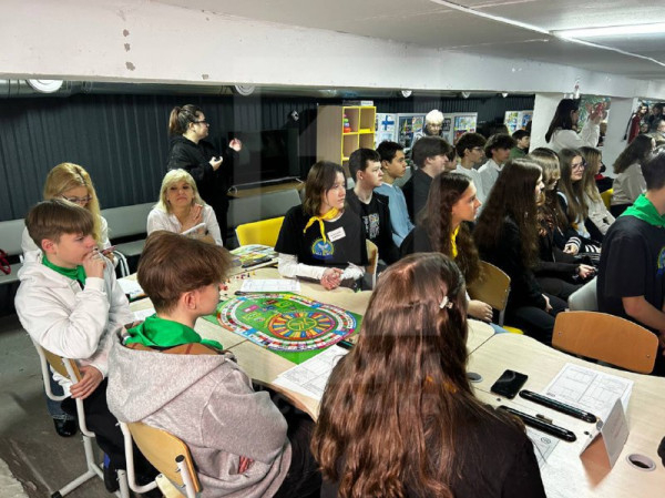 У Кривому Розі розпочався турнір з фінансової грамотності серед ліцеїв, що об’єднав найактивніші команди школярів2