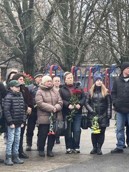 У Криворізькій гімназії №94 відкрили меморіальні дошки трьом полеглим героям2