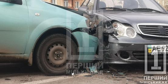 Удар «передками»: на Січеславській не розминулися Chevrolet і Geely2