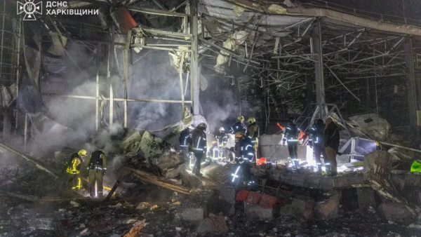 Війська рф масовано атакували територію поштового терміналу під Харковом: загинули  четверо людей0