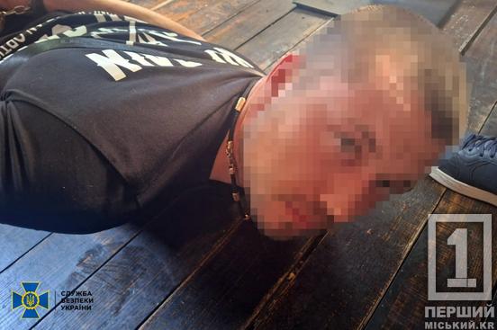 Заручники, побиття, вигадані борги у доларах: кримінальний авторитет з Дніпропетровщини та його спільники отримали підозру від СБУ2