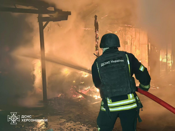 Армія рф масовано обстріляла Херсон з РСЗВ, постраждали 6 цивільних мешканців2