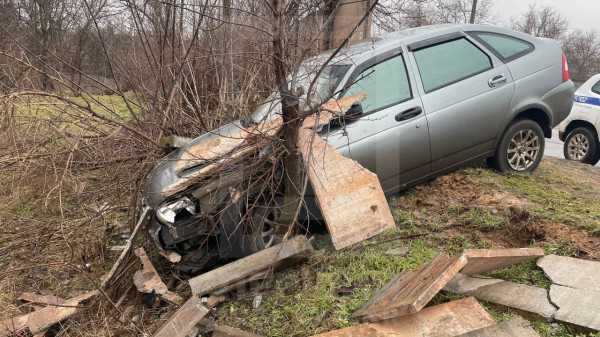 Автомобіль вилетів у кювет у Саксаганському районі неподалік шахти 