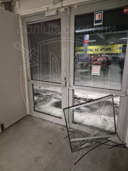 Дебош у гіпермаркеті: у Кривому Розі поліція охорони затримала чоловіка0