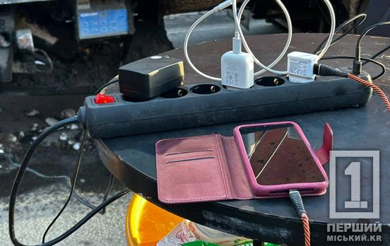 Енергія «Трійки» у Кривому Розі: ветерани 3-ї ОШБр приїхали зігріти й «зарядити» містян та їх гаджети