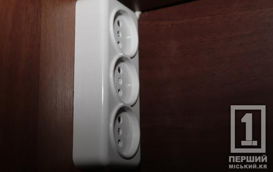 Краще сім разів перевірити, ніж один - викликати рятувальників: перелік приладів, які краще вимикати з розетки перед виходом з дому