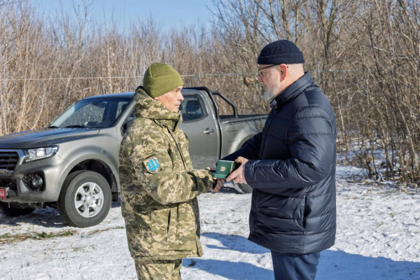 Кривий Ріг передав 60-й бригаді вже 93-й автомобіль з початку війни3