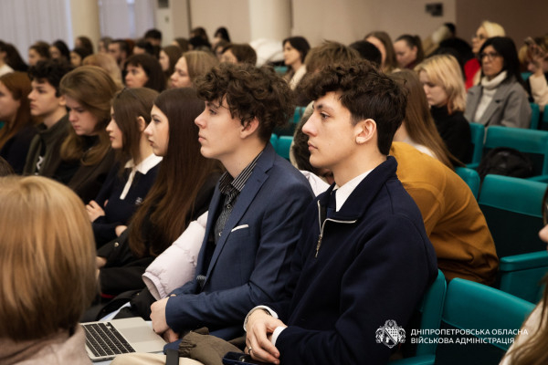 Молодь Дніпропетровщини може отримати до 500 тис грн на реалізацію власного проєкту0