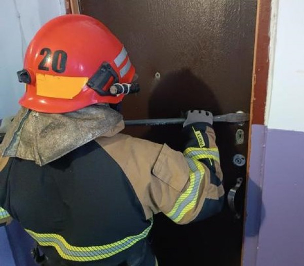 На Криворіжжі надзвичайники врятували літню жінку1