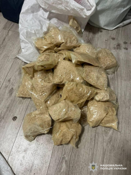 Нацполіція провела спецоперацію «Рубікон»: ліквідовано десятки нарколабораторій10