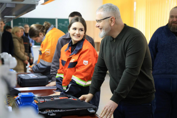 О. Вілкул: Для навчання молоді сучасним технологіям та перекваліфікації, у тому числі ветеранів та ВПО, у Кривому Розі відкрито навчальний центр для електриків6