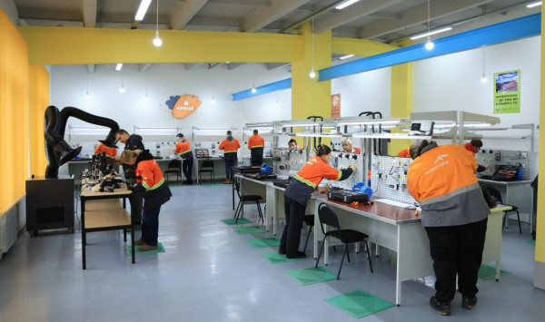 О. Вілкул: Для навчання молоді сучасним технологіям та перекваліфікації, у тому числі ветеранів та ВПО, у Кривому Розі відкрито навчальний центр для електриків4