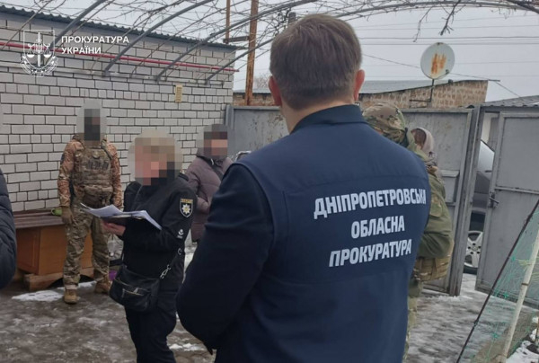 Пекло за дверима: у Дніпрі батьків-вихователів підозрюють у систематичних катуваннях дітей2