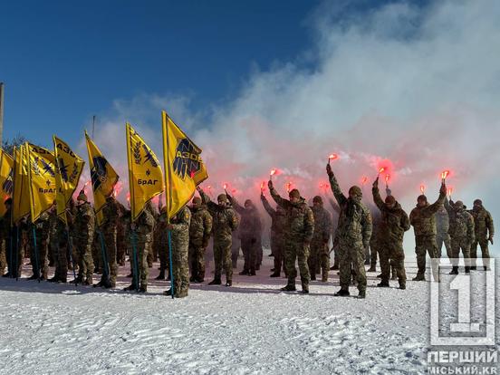 Пішов слідами брата і став вправним військовиком: Кривий Ріг провів в останню путь воїна «Азову» Вадима Гаврилова6