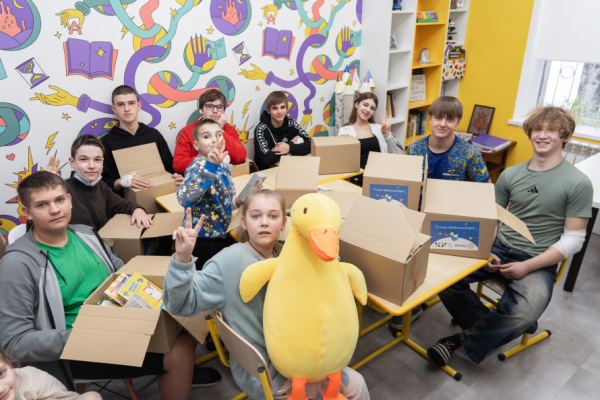 Посмішки в осередку Школи Супергероїв: криворізькі діти отримали індивідуальні подарунки5