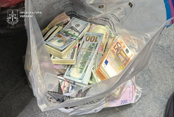 У Дніпрі викрили транснаціональну мережу шахрайських кол-центрів2