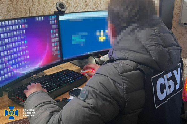 У Дніпрі викрили транснаціональну мережу шахрайських кол-центрів3