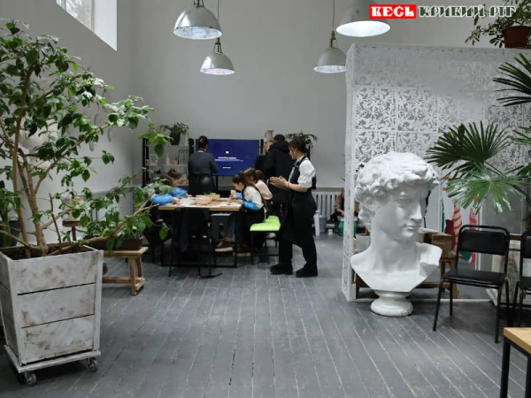 Гончарна майстерня в Художній школі №1 в Кривому Розі