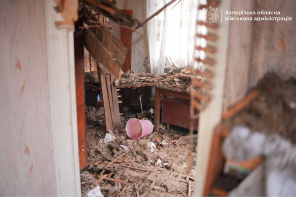 Вночі російський безпілотник вдарив по Запоріжжю: три людини поранені, пошкоджені чотири будинки2