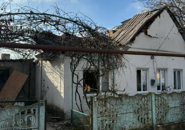 Ворожі атаки на Дніпропетровщині: 15 поранених у Тернівці, обстріли Нікопольщини та Синельниківського району2