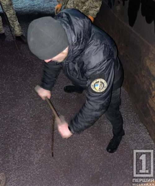 З Кривого Рогу до Словаччини під шаром руди намагалися вивезти контрабандні сигарети2