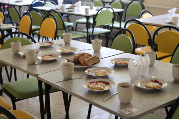 З вересня в Україні всі учні безкоштовно харчуватимуться в школах0