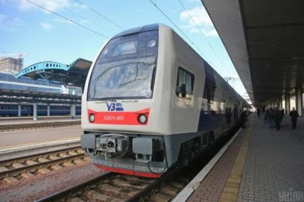 Через ворожі атаки по залізничній інфраструктурі скасовані приміські рейси на Криворіжжя0