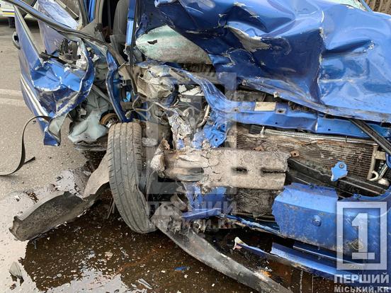 ДТП на мосту у Кривому Розі: Chevrolet та Volkswagen зіткнулися лоб у лоб7