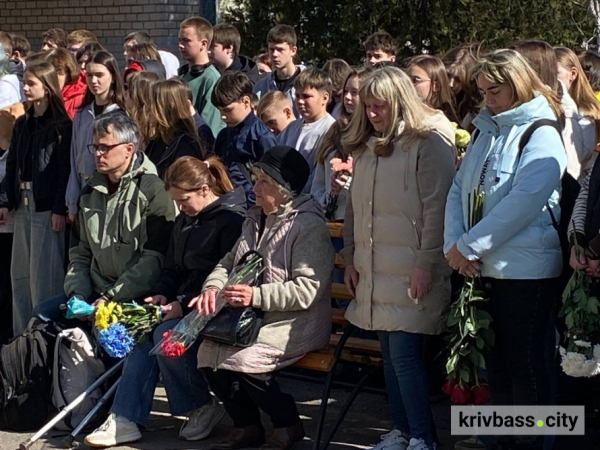 Імена Героїв назавжди в стінах рідної школи: у криворізькій гімназії відкрили меморіальні дошки4