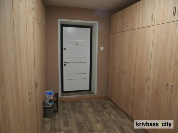 Ключі від нового життя: як у Кривому Розі допомагають із житлом для переселенців2