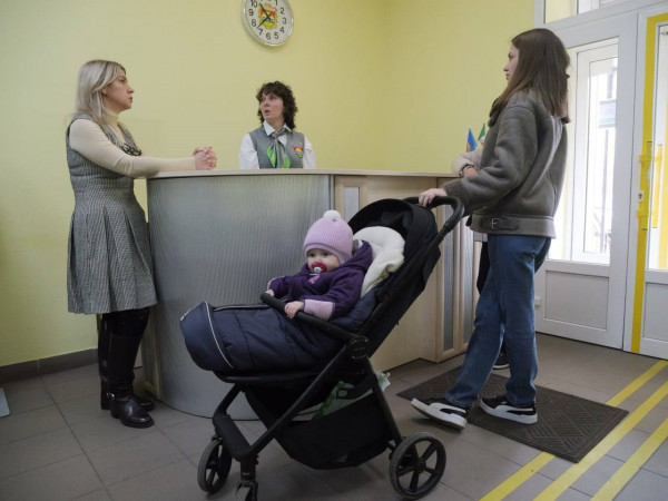 Кривий Ріг - місто соціальної спрямованості. Навіть в умовах війни збережено всі міські соціальні виплати, а деякі компенсації навіть збільшені та запроваджено нові виплати6