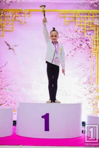 Криворіжанки підкорили Кропивницький: успіх вихованок ДЮСШ №10 на турнірі «Весняні грації»5