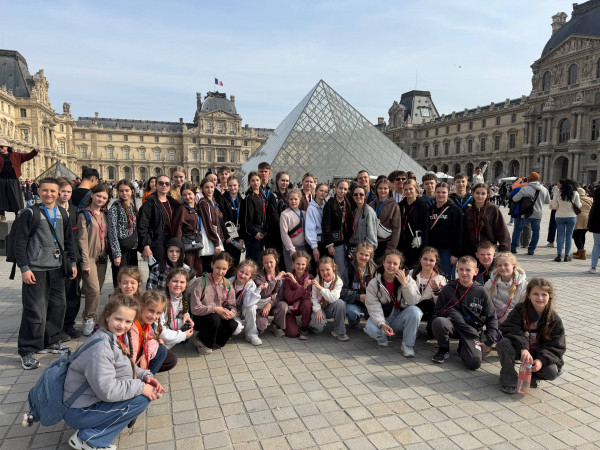 Криворізький ансамбль «Браво» здобув Гран-прі на міжнародному фестивалі в Парижі3