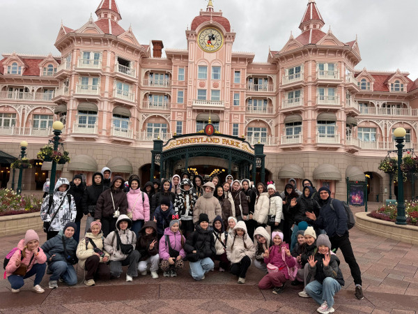 Криворізький ансамбль «Браво» здобув Гран-прі на міжнародному фестивалі в Парижі5