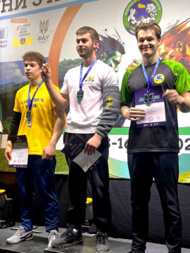 Криворізький армрестлер Максим Радзимінський здобув срібло на чемпіонаті України