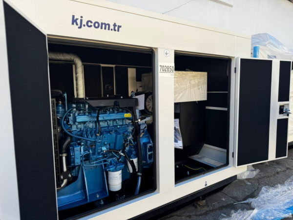 Крок до енергонезалежності: благодійники передали потужні генератори громаді Криворіжжя2