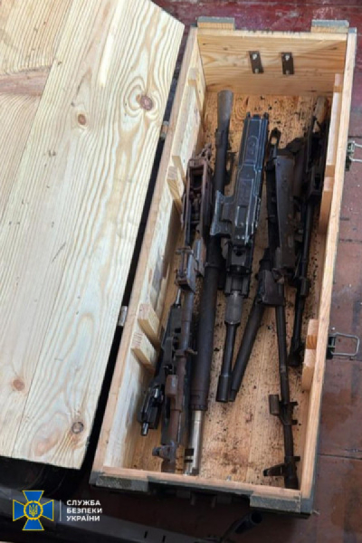 На Дніпропетровщині викрили підпільну майстерню з ремонту бойової зброї4