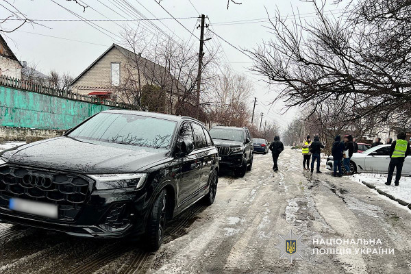 На Дніпропетровщині викрили схему перепродажу викрадених автозапчастин: серед причетних до злочину—криворіжець2