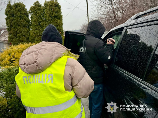 На Дніпропетровщині викрили схему перепродажу викрадених автозапчастин: серед причетних до злочину—криворіжець3