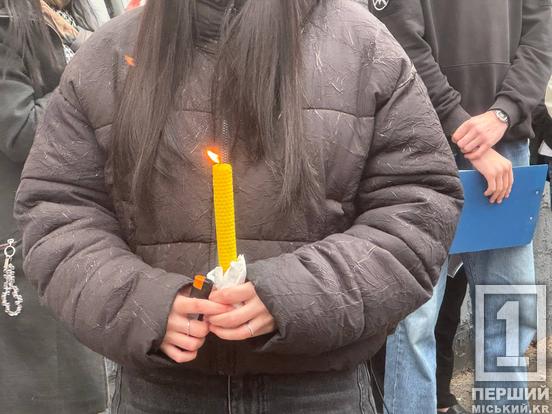 Нові обличчя мужності на шкільних фасадах: у Кривому Розі увічнили пам’ять Максима Астапова та Юрія Карпенка5