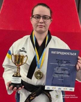 Поліцейська з Кривого Рогу здобула «золото» на обласному чемпіонаті з тхеквондо