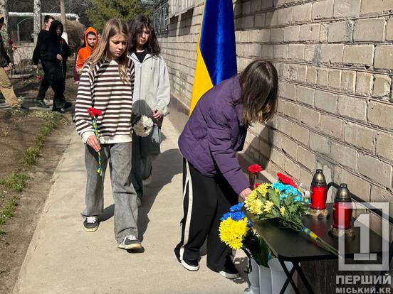 Повернувся з Британії в самісіньке пекло: у Кривому Розі вшанували пам’ять Антона Сіменюка2