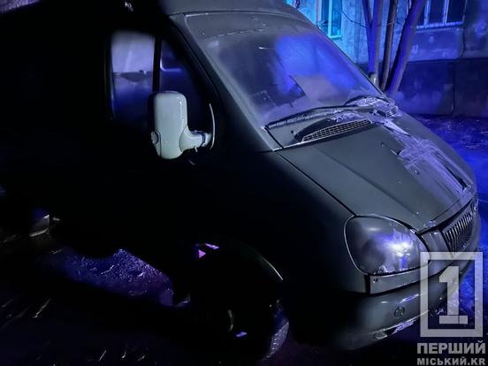 Пожежа на Вадима Гурова: вогонь пошкодив припаркований мікроавтобус2