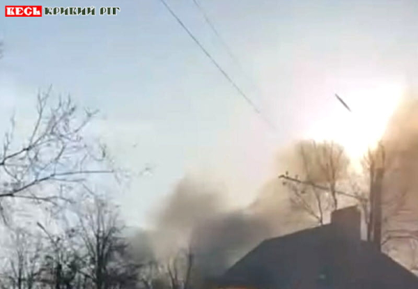 Житлові будинки постраждали від удару шахедами по Кривому Рогу